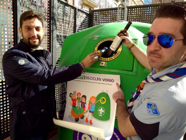 Limusa y el Grupo Scout Ciudad del Sol emprenden en Lorca la campaña Scouts Reciclan Vidrio para impulsar el reciclaje doméstico en el casco antiguo - 1, Foto 1