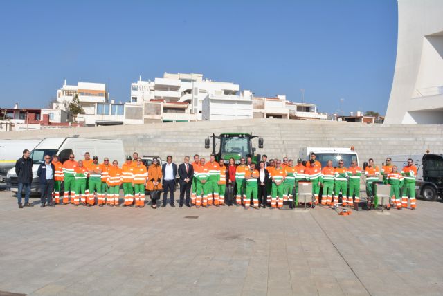 El nuevo contrato de limpieza hace posible la renovación de toda la flota de vehículos, así como de contenedores y papeleras - 1, Foto 1