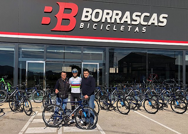 Berria y Borrascas entregan a Alejandro Valverde las bicicletas de Valverde Team-Terra Fecundis - 1, Foto 1