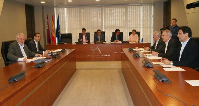 El PSOE consigue apoyo unánime para que el Gobierno regional aplique las medidas aprobadas en la Asamblea destinadas a reducir el paro femenino - 1, Foto 1