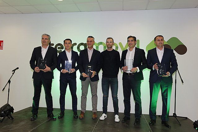 Valverde Team-Terra Fecundis pone en marcha su sexta aventura en las instalaciones de Grupo Terramóvil - 2, Foto 2