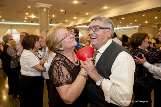 Los clubes de mayores celebrarán este jueves San Valentín con una comida y un Baile de Enamorados - 1, Foto 1