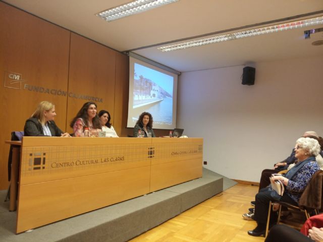 Las Mujeres con Valor Añadido participan con éxito en la mesa redonda organizada por ACUM - 1, Foto 1