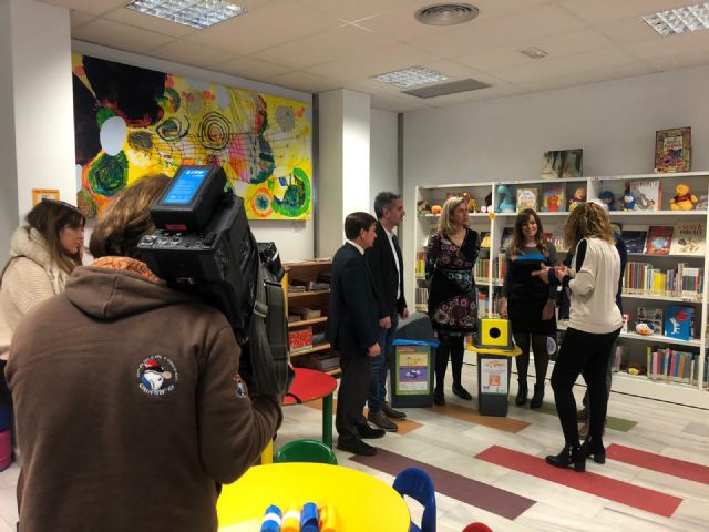 Los usuarios de las bibliotecas y salas de estudio ya disponen de puntos de reciclaje - 1, Foto 1