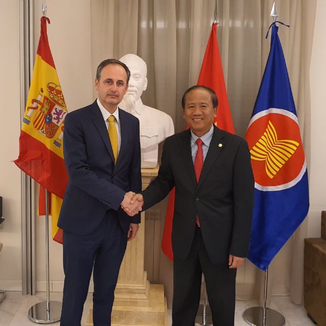 El Gobierno regional realiza gestiones con las autoridades diplomáticas para traer a España al ingeniero de Cehegín retenido en Vietnam - 1, Foto 1