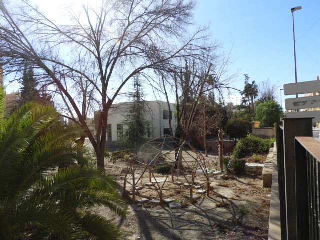 IU-V solicita que el adecentamiento de los exteriores del IES Ibáñez Martín se incluya en las obras de remodelación de Jerónimo Santa Fe - 1, Foto 1