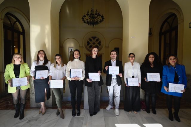 La Universidad de Murcia entrega los premios a los mejores trabajos de investigación sobre igualdad y violencia de género - 2, Foto 2