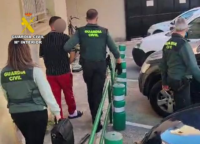 La Guardia Civil detiene a los dos presuntos atracadores de un comercio de Murcia - 4, Foto 4