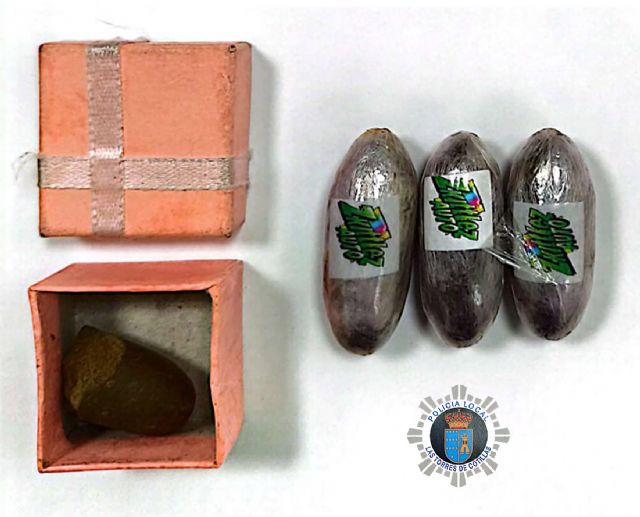 La Policía Local aprehende una importante cantidad de hachís en el registro de un vehículo - 1, Foto 1