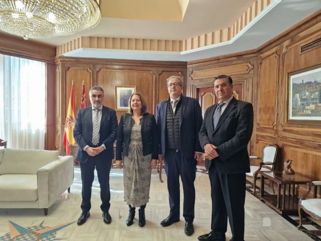 Visita institucional de la Comisión Organizadora de las I Jornadas “MurciaEconomía-Defensa” - 1, Foto 1