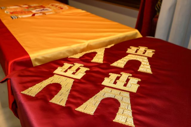 Alumnas del Proyecto Activa-T bordan tres banderas de protocolo para el Ayuntamiento - 4, Foto 4