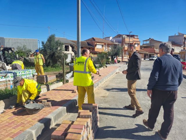 El Ayuntamiento renueva el asfalto y aceras en San Ginés con una inversión de más de 39.000&euro; - 2, Foto 2