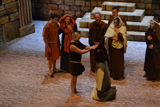 El Teatro Vico se emociona con el estreno de 'Jesús de Nazaret' - 1, Foto 1