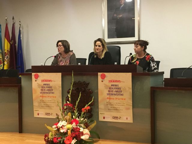 Las Jornadas sobre nuevas realidades en el ámbito socioeducativo abordaron temas como el suicidio o las nuevas adicciones en la adolescencia - 1, Foto 1