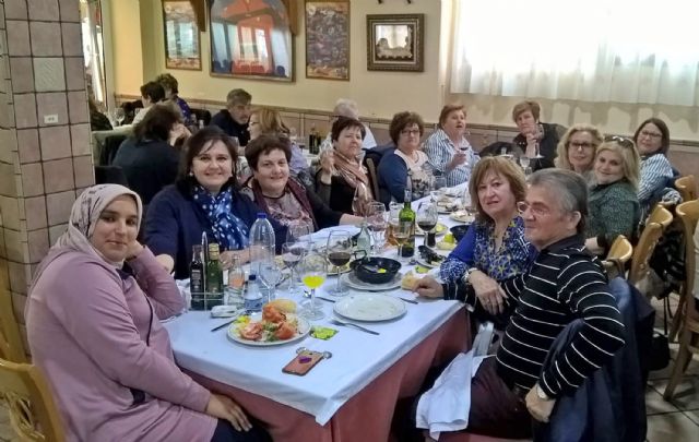 Cerca de 60 participantes en el viaje a Alicante para celebrar el día de la mujer - 4, Foto 4