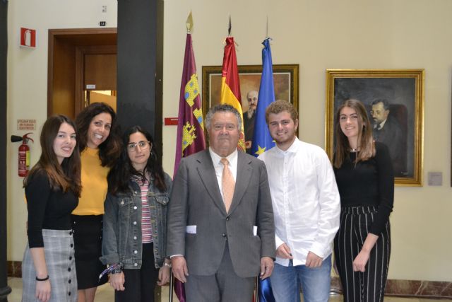 La Universidad de Murcia entrega las becas 'Juan Cuello' y 'Rotary Club' a estudiantes con talento - 1, Foto 1