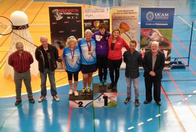 Los torreños triunfan en casa y suman un primero y tres terceros puestos en el circuito nacional senior de bádminton - 1, Foto 1