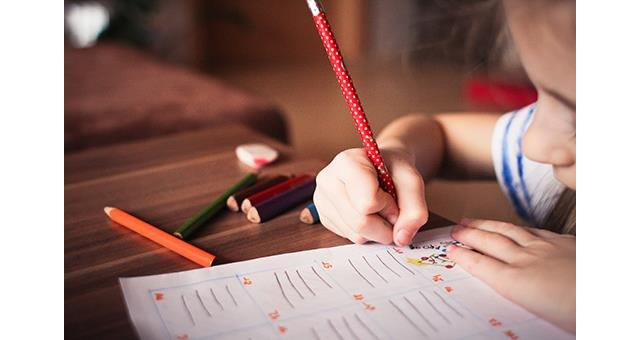 Celaá: Hemos tomado medidas para que todos los alumnos puedan terminar el curso sin verse perjudicados por la suspensión de las clases presenciales - 1, Foto 1