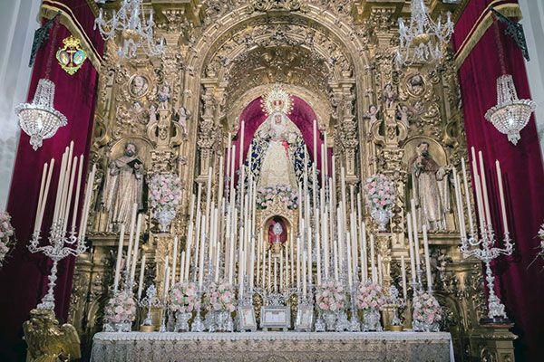 La Esperanza de Triana, ataviada para celebrar sus cultos de Septenarios en cuaresma - 5, Foto 5