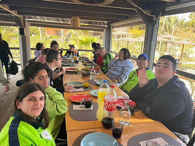 Usuarios del Centro de Día de Discapacidad de Mazarrón visitan Isla Plana y La Azohía - 1, Foto 1