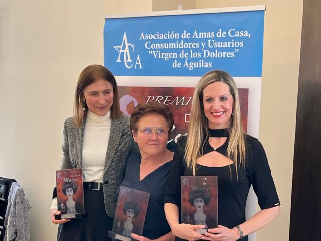 Ana Cortijos, Laura Rodríguez y María Méndez, galardonadas en los Premios Día de la Mujer - 1, Foto 1