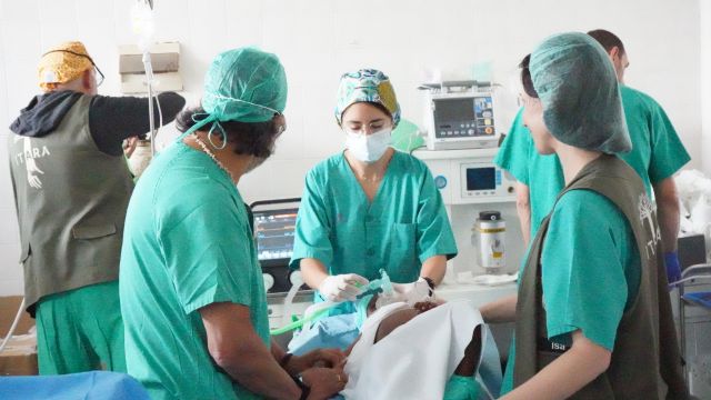 Universitarios murcianos, galardonados en los XII Premios al Voluntariado Universitario de la Fundación Mutua Madrileña - 1, Foto 1