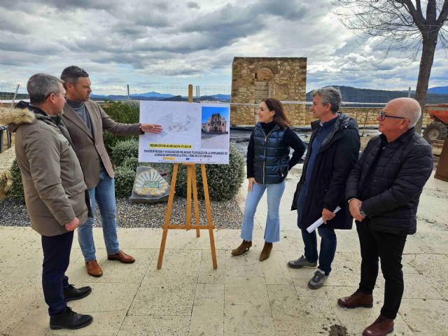 Las obras de pavimentación de la explanada del Castillo de Caravaca mejorarán la estética y accesibilidad del conjunto monumental - 2, Foto 2