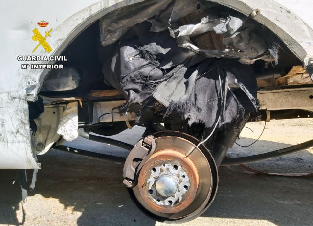 La Guardia Civil desarticula un grupo criminal que abandon� una autocaravana averiada, con m�s de 500 kilos de hach�s y marihuana dentro, Foto 6