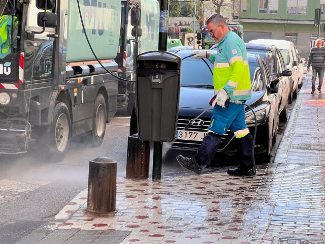 El Ayuntamiento despliega un dispositivo especial de limpieza en El Carmen - 3, Foto 3