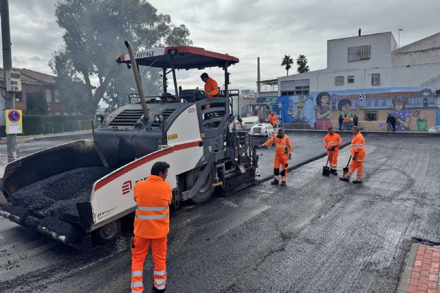 Las obras de mejora de accesibilidad y ordenación del tráfico en la explanada Maestro Ángel Palazón, en su recta final - 5, Foto 5