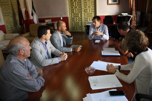 El Alcalde firma un Convenio de colaboración con el INFO para favorecer la actividad empresarial en el municipio - 1, Foto 1
