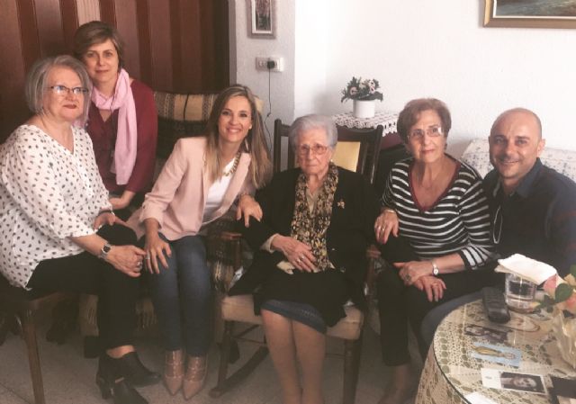 Cumpleaños de una usuaria centenaria del Servicio de Teleasistencia - 1, Foto 1