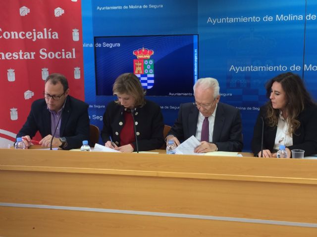 El Ayuntamiento de Molina de Segura y Proyecto Hombre firman un convenio de colaboración para proyecto de atención a personas con problemas de adicción - 2, Foto 2