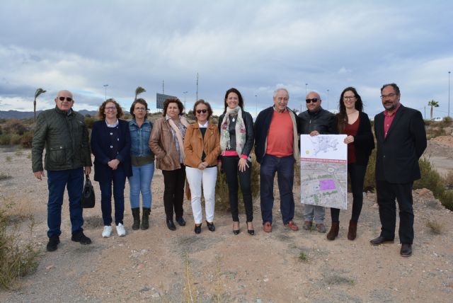 Moreno asegura durante su visita a los terrenos del CIAR que las mejoras sanitarias en Águilas son mérito de las reivindicaciones que durante décadas llevan haciendo los aguileños y aguileñas - 1, Foto 1