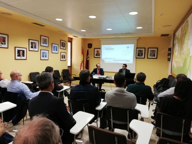 Fomento expone en el Colegio de Caminos el anteproyecto del Plan Director de Transportes de la Región de Murcia - 1, Foto 1