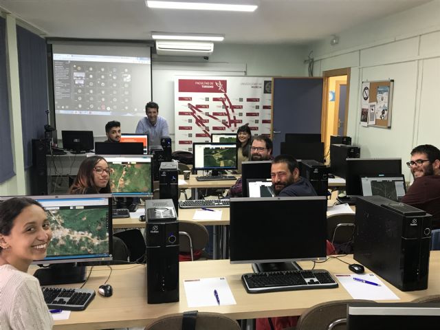 La Jornada Mapatón Murcia 2019 coloca (literalmente) en el mapa a los más vulnerables - 1, Foto 1