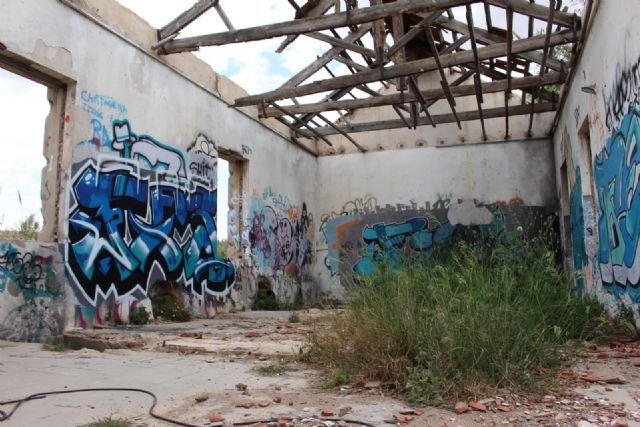 Cs denuncia que no se ha vallado ni demolido la antigua depuradora de Barrio Peral para evitar daños y accidentes - 2, Foto 2