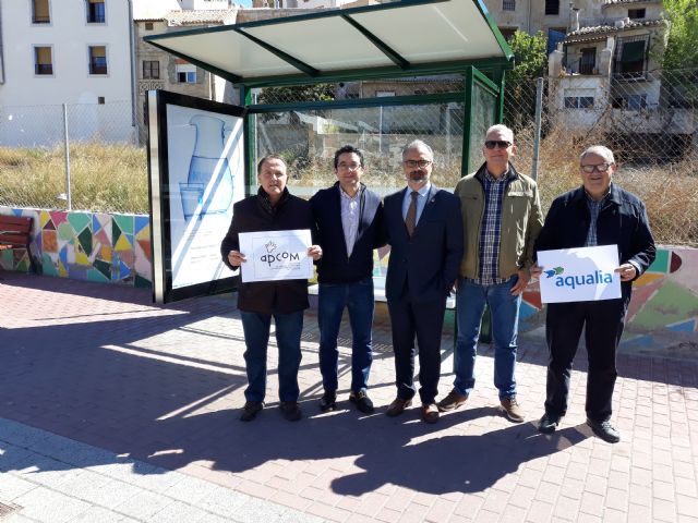 Aqualia cede en Caravaca de la Cruz una marquesina a  la Asociación de familias de personas con discapacidad intelectual del noroeste murciano- APCOM - 1, Foto 1