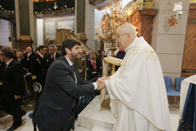 El presidente Fernando López Miras asiste a  la misa con motivo del día de la patrona de Cartagena,  la Virgen de la Caridad - 2, Foto 2
