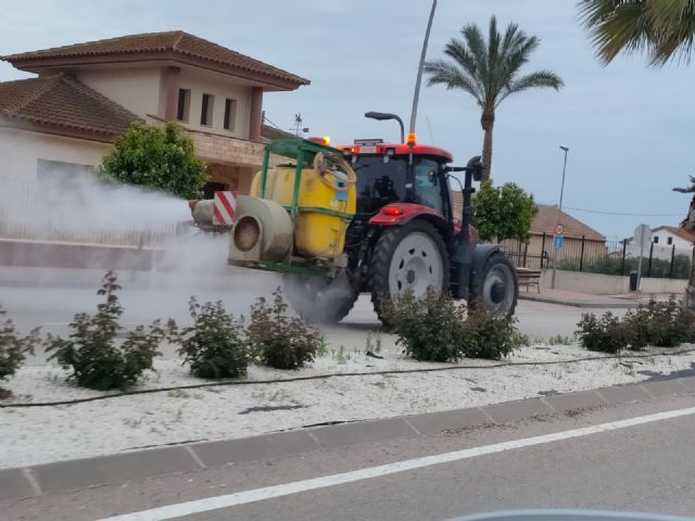 Alrededor de 70 tractores participan en las labores de desinfección realizadas por agricultores y ganaderos en las pedanías - 2, Foto 2