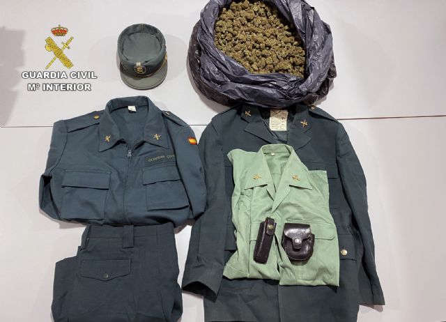 La Guardia Civil desmantela una importante plantación de marihuana en una nave industrial de Cieza - 5, Foto 5