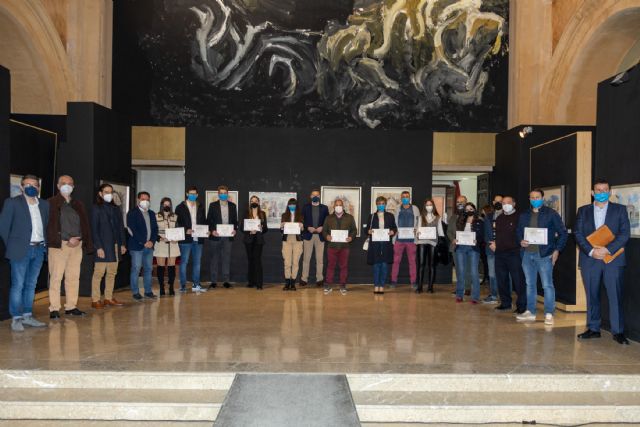 El Ayuntamiento de Caravaca premia a once estudiantes que finalizaron Bachillerato, Formación Profesional y Música con los mejores expedientes de su promoción - 1, Foto 1