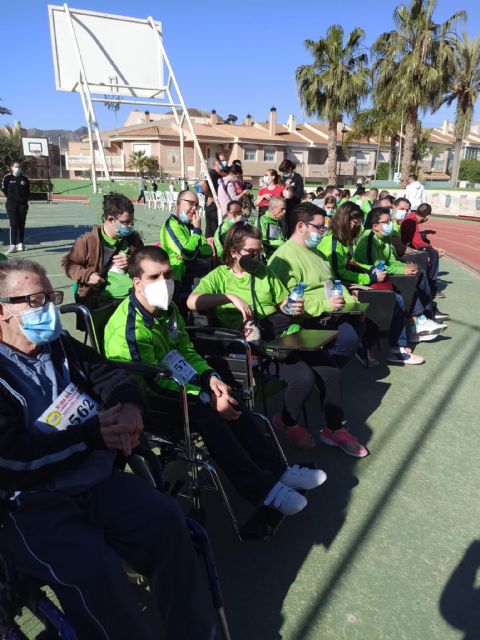 El centro de día de personas con discapacidad participan en la XI jornada por el día del deporte, Foto 3