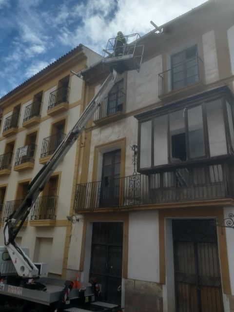 El Ayuntamiento de Lorca revisa cerca de medio centenar de fachadas de edificios del casco histórico para evitar la caída de cascotes y desprendimientos en fachadas - 1, Foto 1