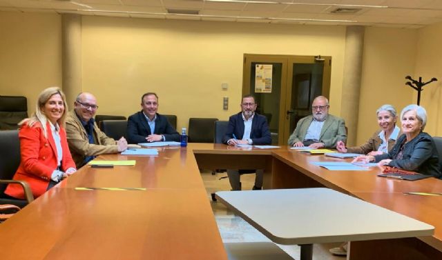 El Ayuntamiento y la CARM crean un grupo de trabajo para la regularización de las explotaciones porcinas existentes con autorización temporal en Lorca - 1, Foto 1