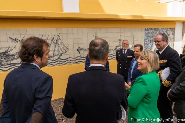 El Ayuntamiento recupera el mural cerámico original del submarino de Isaac Peral - 1, Foto 1