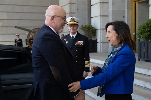 Robles recibe al ministro de Defensa ucraniano, Oleksii Reznikov, y le reitera su total apoyo en la defensa de los valores democráticos - 1, Foto 1
