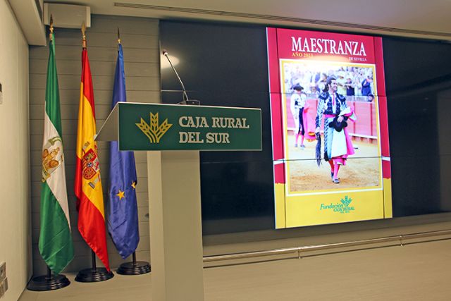 Sociedad. Sevilla . El diestro de La Puebla del Río, Victorino Martín y Santiago Muñoz Machado, premiado en la Fundación Caja Rural del Sur 2024 en Sevilla - 4, Foto 4