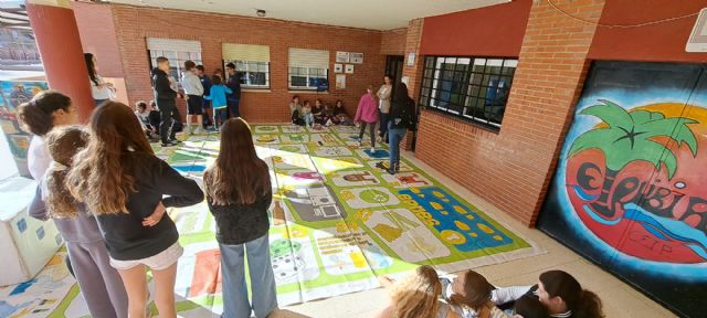 El Ayuntamiento y Ecoembes ponen en marcha la iniciativa Al reciclar ganamos todos en los colegios de la localidad - 1, Foto 1