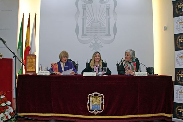 Acto taurino . La periodista sevillana Inma León pregonó la fiesta de los toros en ese acto tradicional - 1, Foto 1